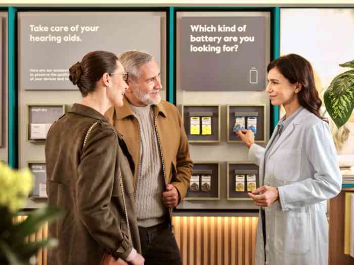 Audiologist with clients